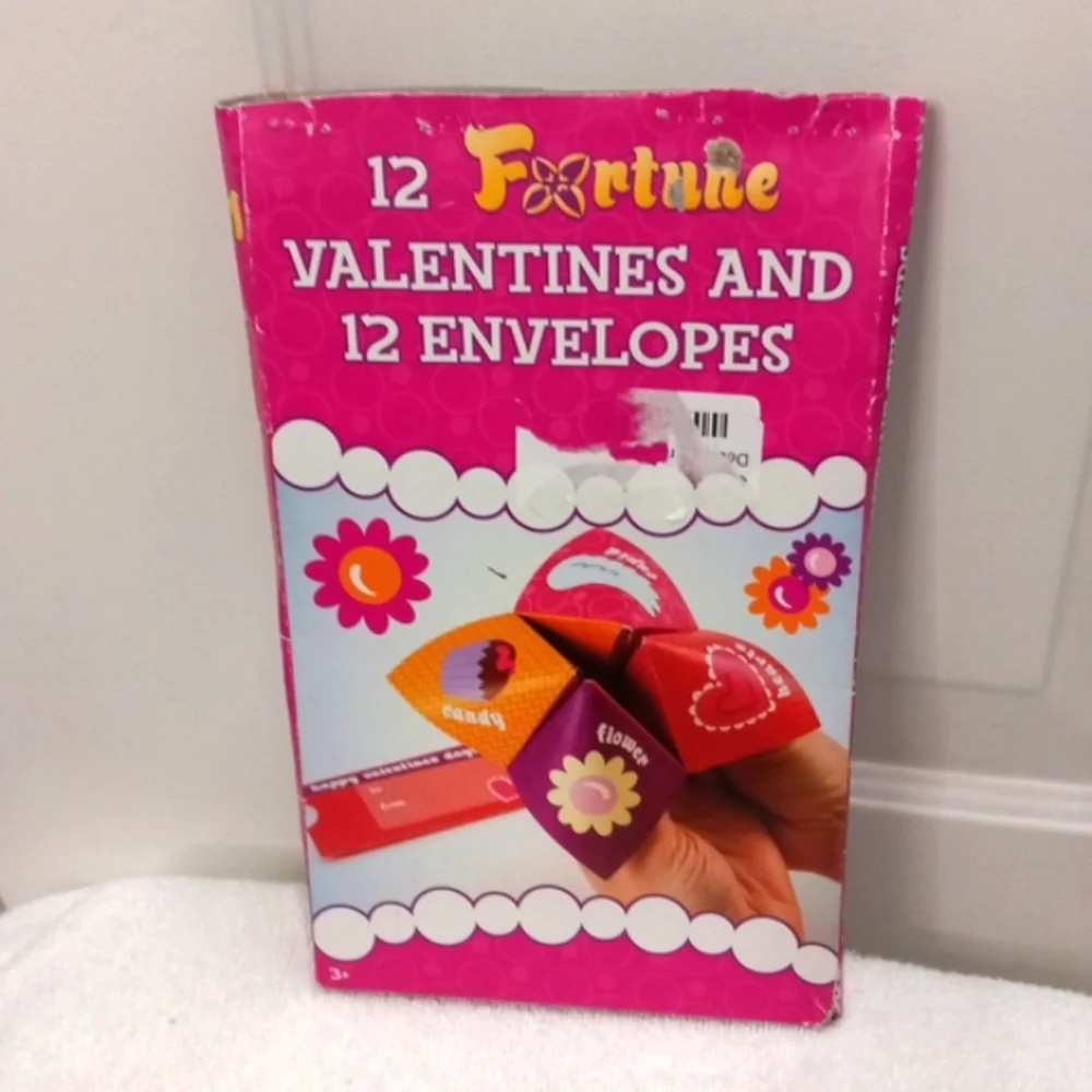 12 Fortune Valentine & 12 Envelopes in box.